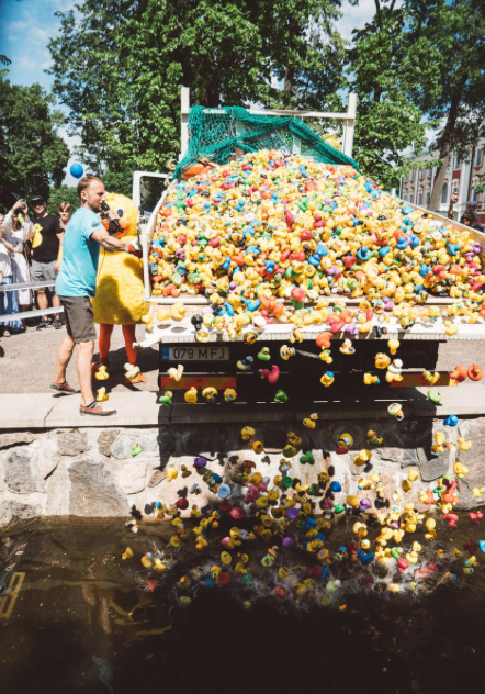 «Утиное ралли» принесло более четверти миллиона евро на поддержку детей, больных раком